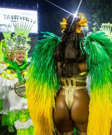 Iza Cantora perfect pornstar photos