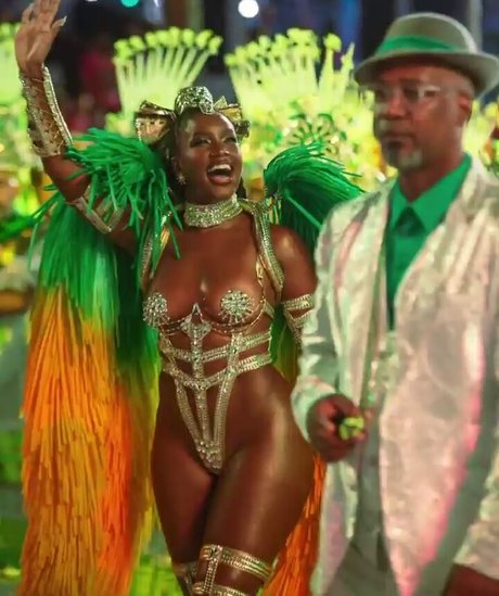 Iza Cantora nudes actress pictures