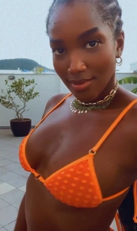 Iza Cantora pretty pornstar pic