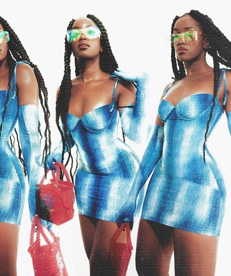 Iza Cantora star sexy image