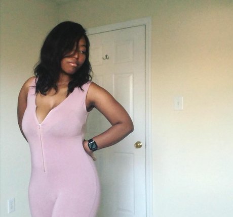 Key Plays pornstar high quality photo