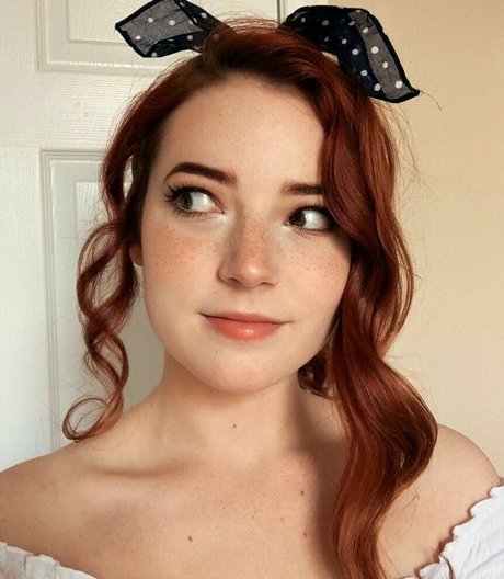 Goodnight Moon star pornographic photo