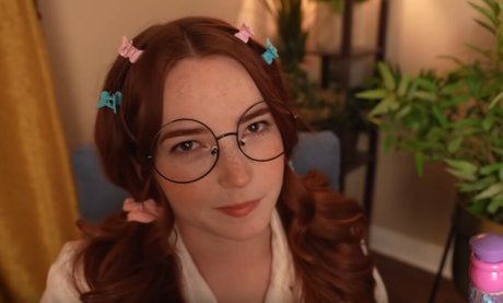 Goodnight Moon pornstar art photo