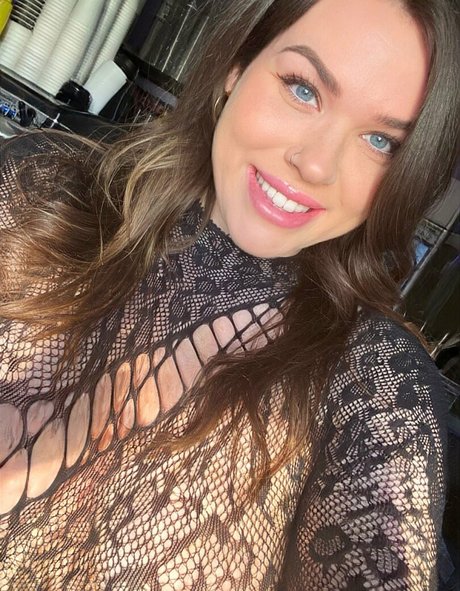 Barista Cassi_ xxx model img