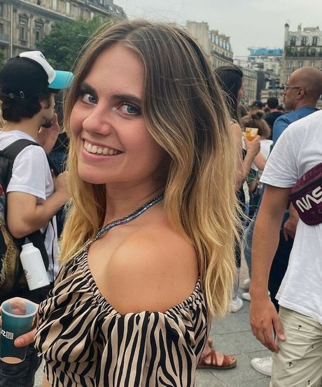 Axelle Maga model adult pics