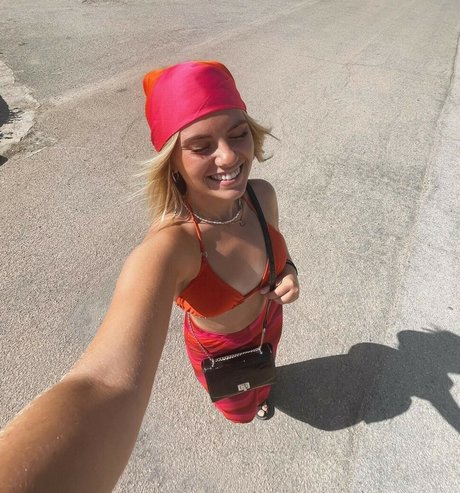 Axelle Maga erotic model photos