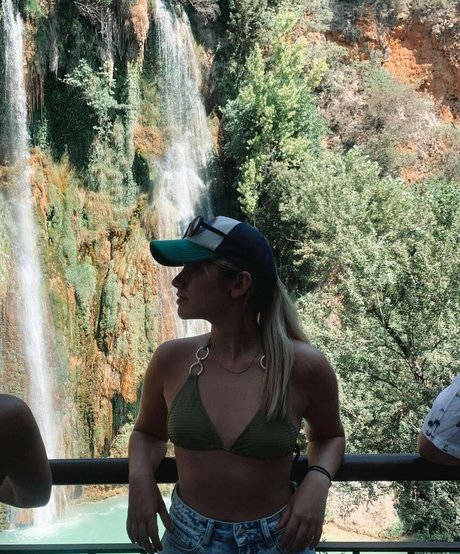 Axelle Maga model pretty gallery