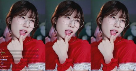 yule__0 03 pretty actress image