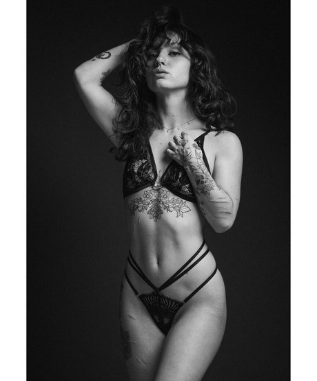 Deeperse porn model photos