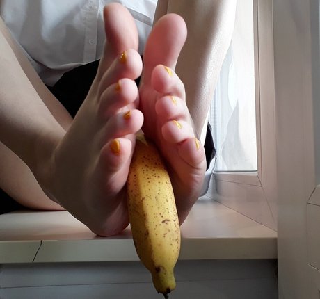 _cleo strio_ model hot img