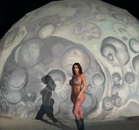 Bianca Censori top star gallery