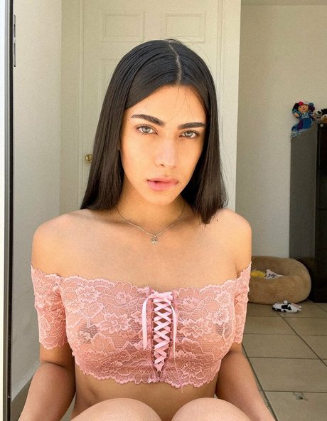 Gabrielle Maya model sexy img