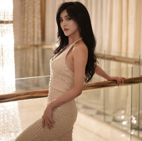 June Gong hd actress galleries