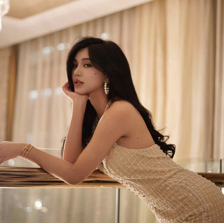 June Gong star exclusive picture