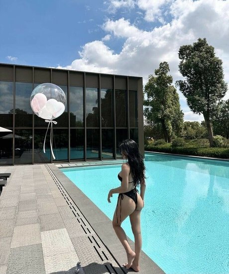 June Gong free model photos