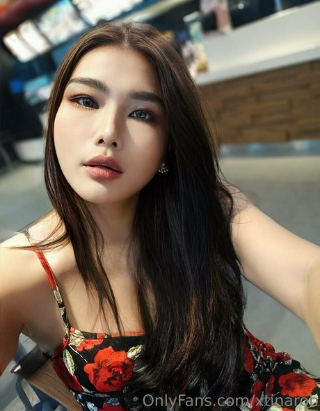 xtinarob naked model photo