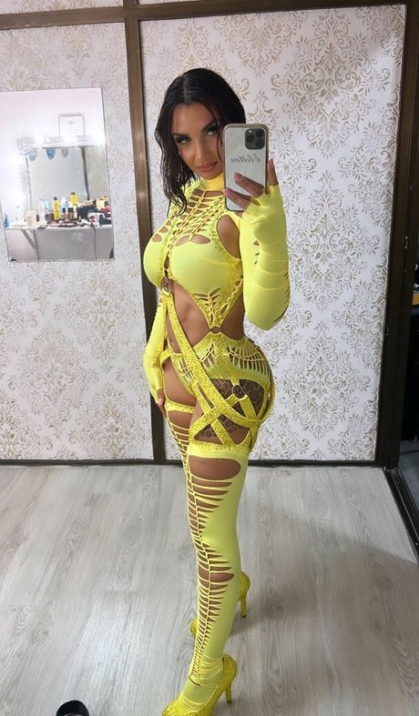 Elettra Lamborghini model hot image