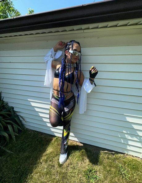 be rave pornstar adult pics