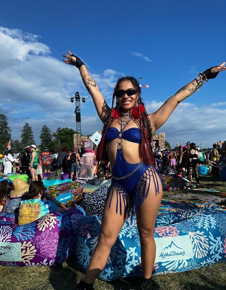 be rave star naked images