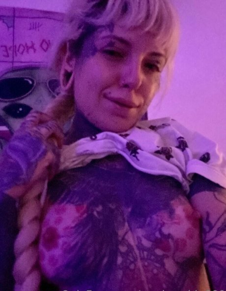 marizombie666 beautiful model picture