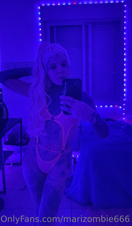 marizombie666 model sex archive