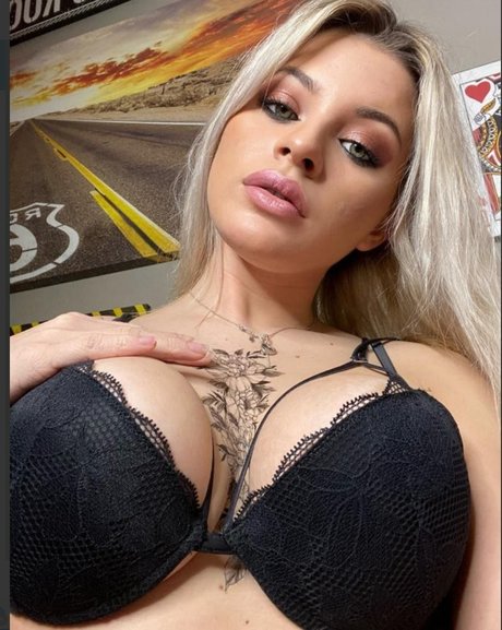 ggoldivaa model pornographic photos