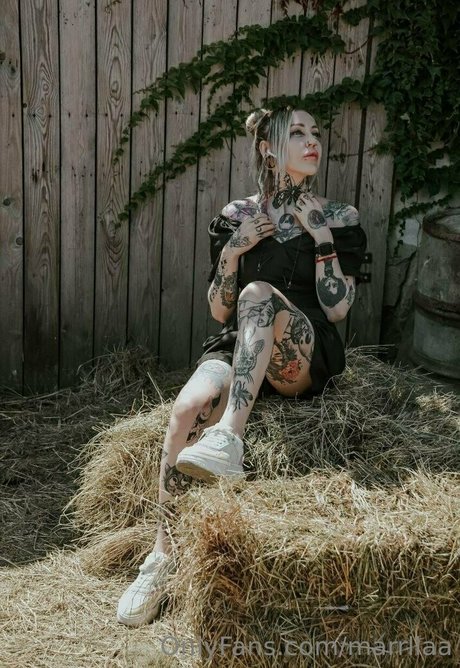 marrllaa sexy star pic