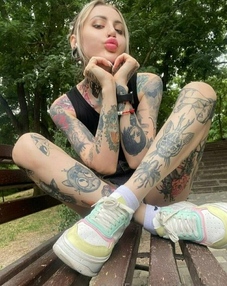 marrllaa pornstar high quality image