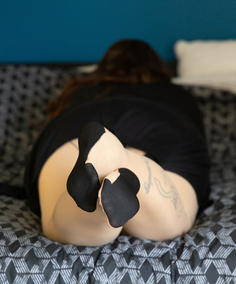 hernylonfeetfree free actress galleries