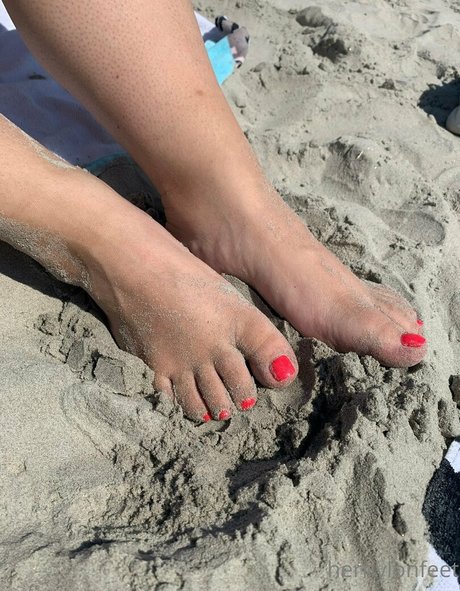 hernylonfeetfree naked actress galleries