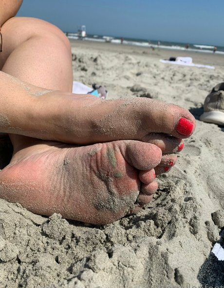 hernylonfeetfree model adult img