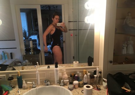 Kate Winslet erotic actress photo