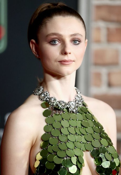 Thomasin Mckenzie model porn gallery
