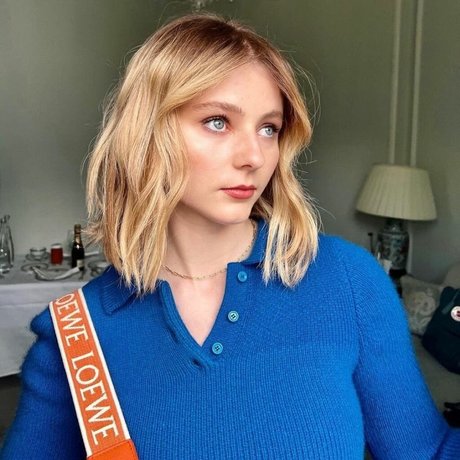 Thomasin Mckenzie pornographic actress gallery