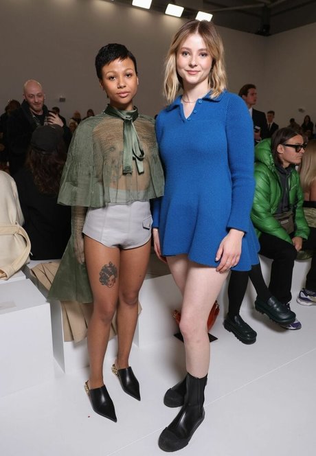 Thomasin Mckenzie star nude pic