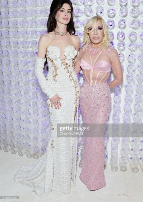 Anne Hathaway pornstar free photo