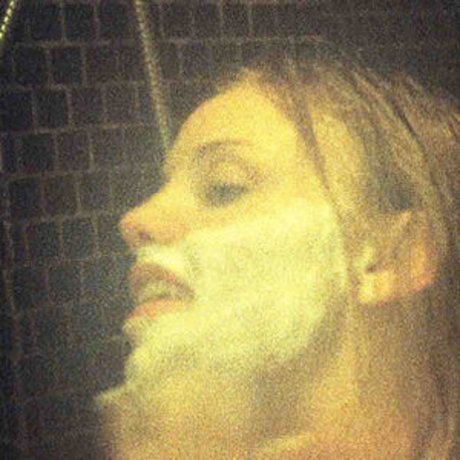 Kelli Garner hot star photo