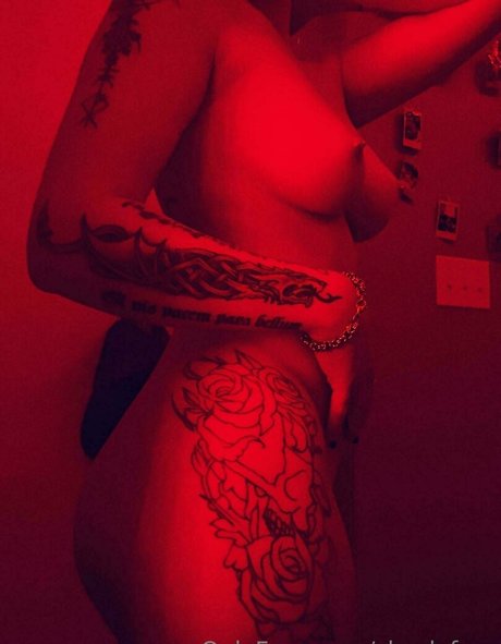 shyslyfree sexy pornstar pics