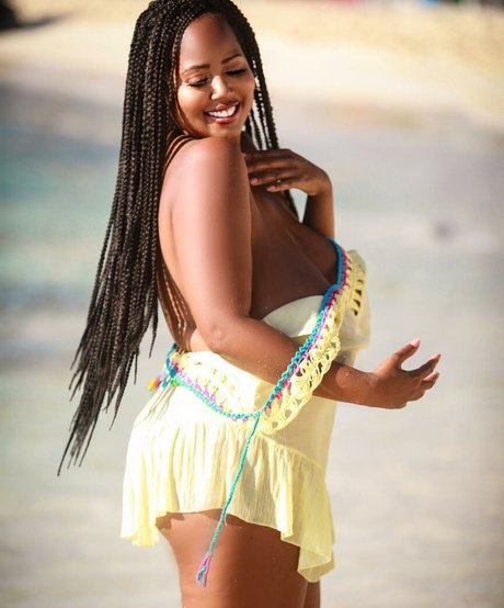 Monique Cooper star hd img