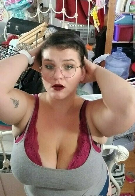 c byee pornstar pretty images