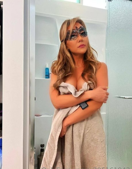 naughtydiamond11 star nice pictures