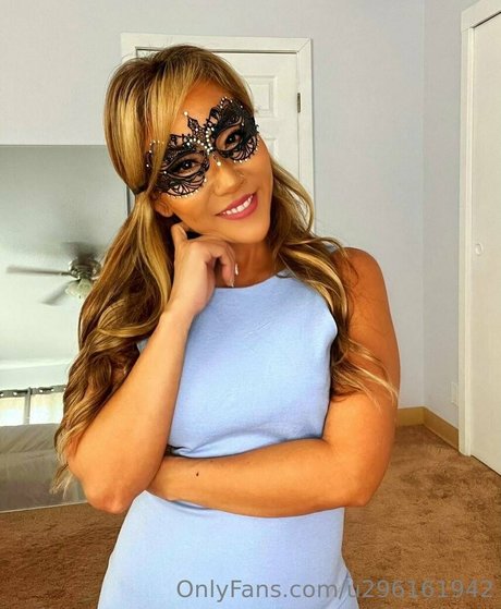 naughtydiamond11 xxx star img