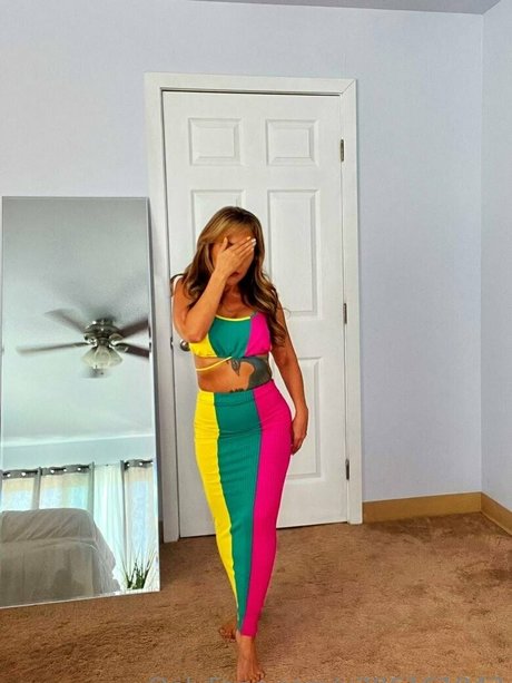 naughtydiamond11 model sex pic