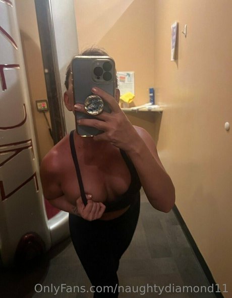 naughtydiamond11 nudes star images