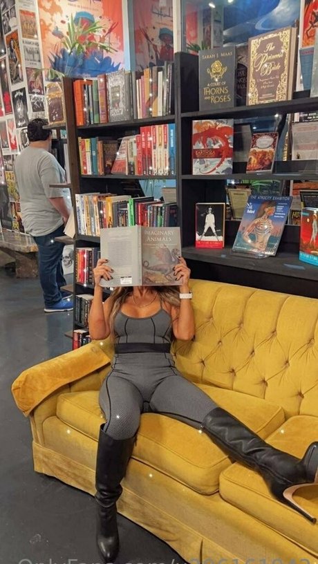 naughtydiamond11 nudes model archive