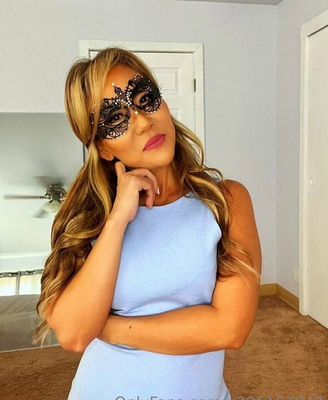 naughtydiamond11 hot model galleries