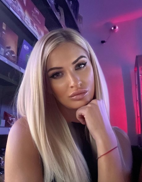 CrystalElise star high quality picture