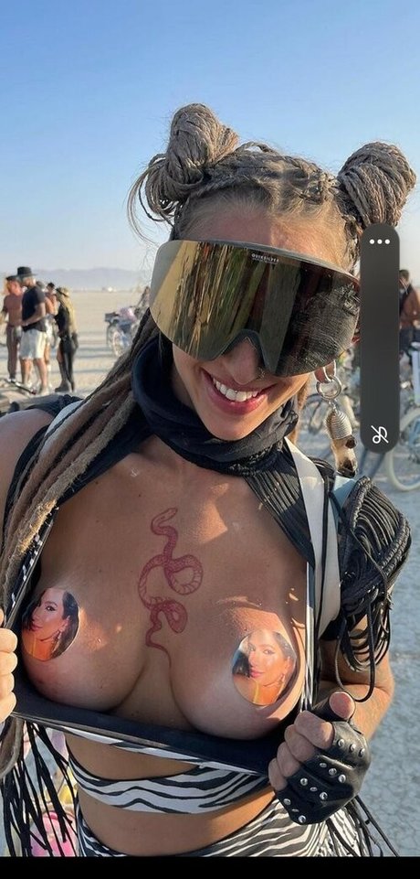 Bruna Bello naked model picture