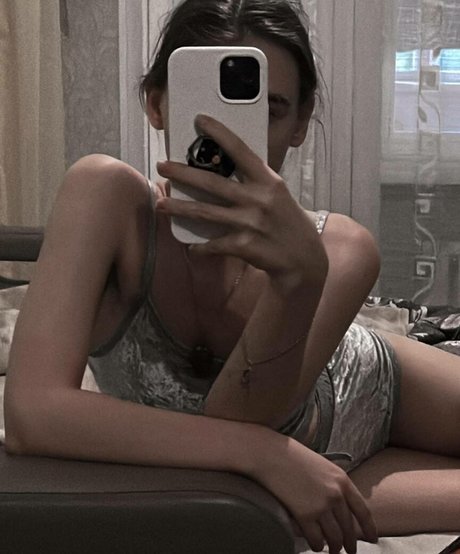 Sowa Valeri erotic actress img