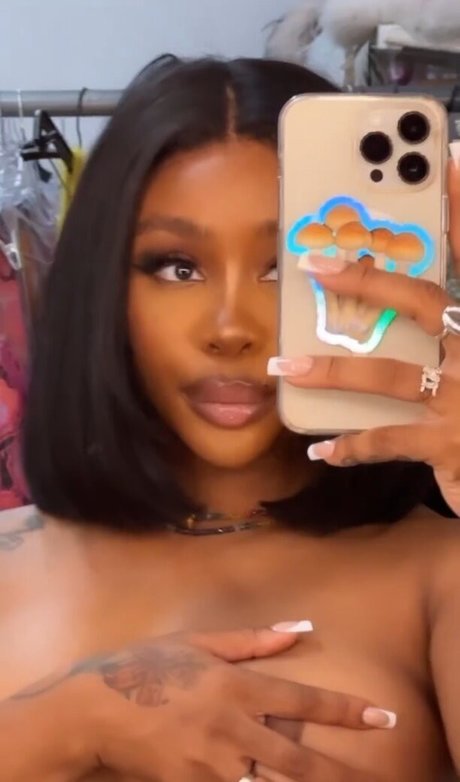 SZA perfect model photos